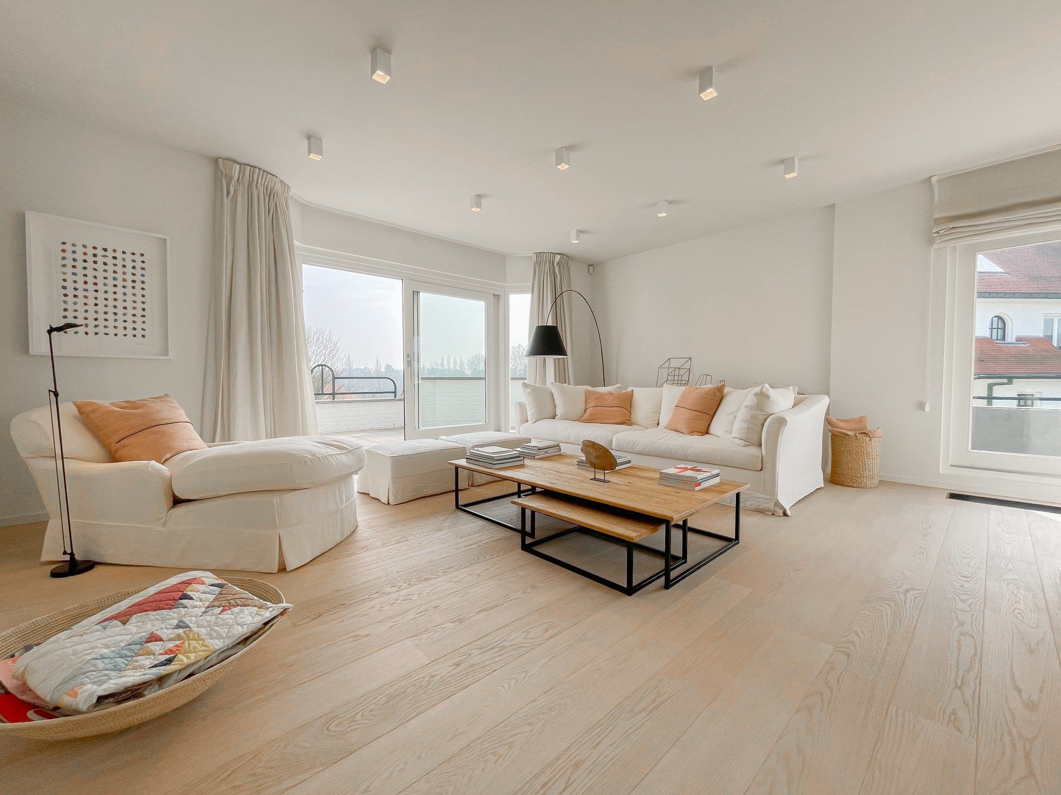 Subliem hoekappartement met ruime terrassen gelegen in het prestigieuze domein Tennis Garden. foto 2