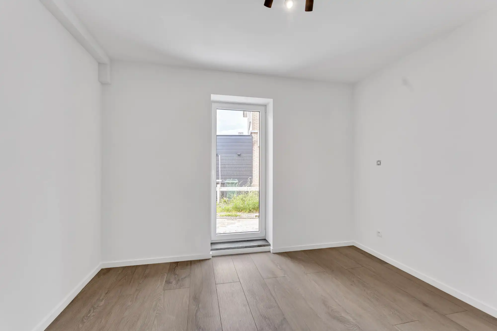 Volledig gerenoveerd appartement met 2 slpks en ruim terras foto 10