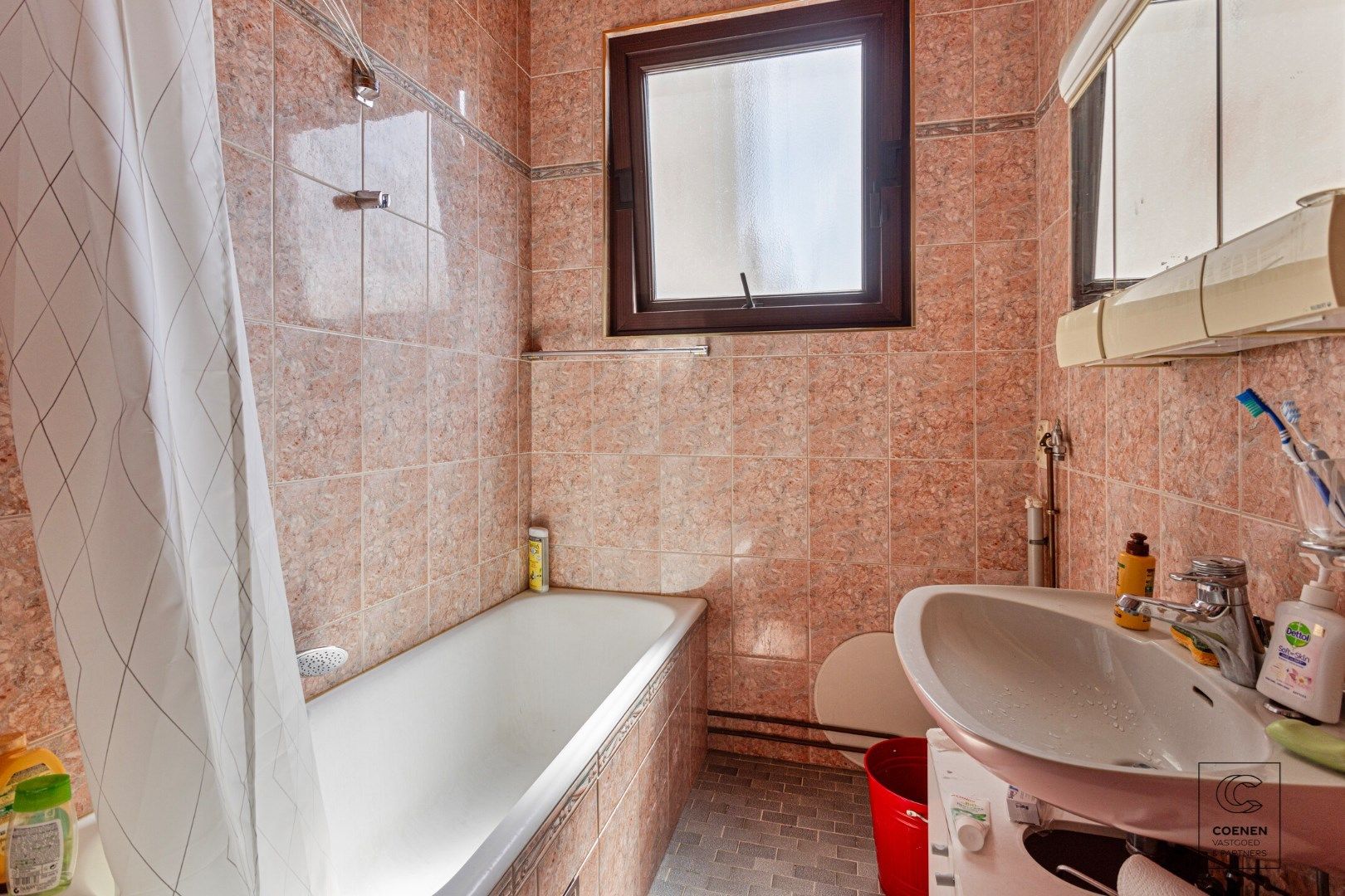 Prachtige handelsruimte met een bruikbare oppervlakte van 355 m² op een SCHITTERENDE locatie te Berchem foto 38