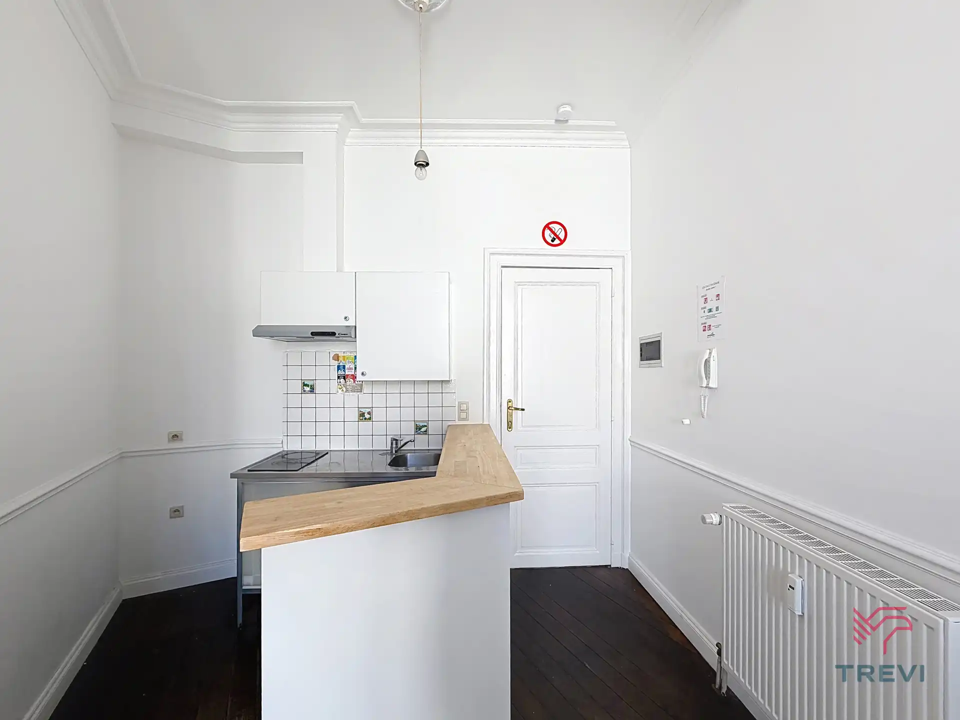 Ongemeubileerde studio, ideaal gelegen foto 3