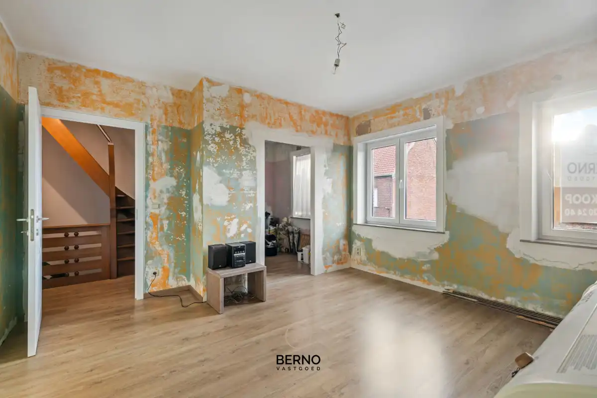 Ruime, gerenoveerde woning met knappe tuin foto 22