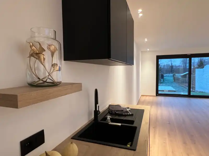 Instapklare, volledig gerenoveerde woning met 3 slaapkamers en tuin met groen zicht – EPC A foto 5