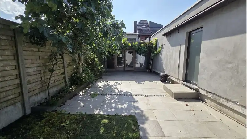 Instapklare 2-slaapkamerwoning met GARAGE, TUIN en ZWEMBAD te koop in Sint-Kruis Brugge foto 10