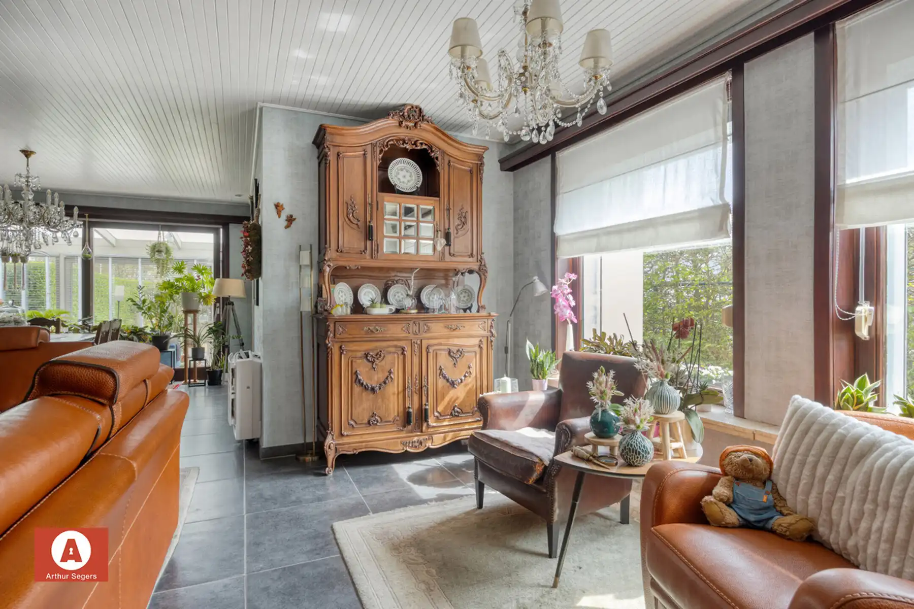 Ruime woning met 5 slpk en prachtige tuin op topligging foto 6