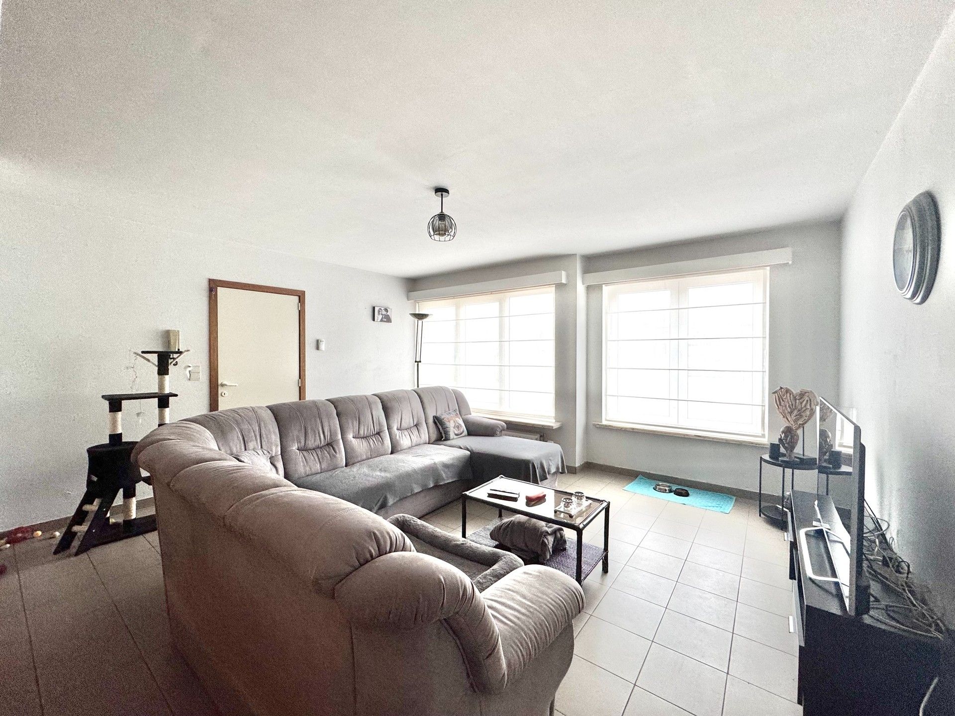 GELIJKVLOERS APPARTEMENT MET 2 SLPKS & GARAGE foto 5