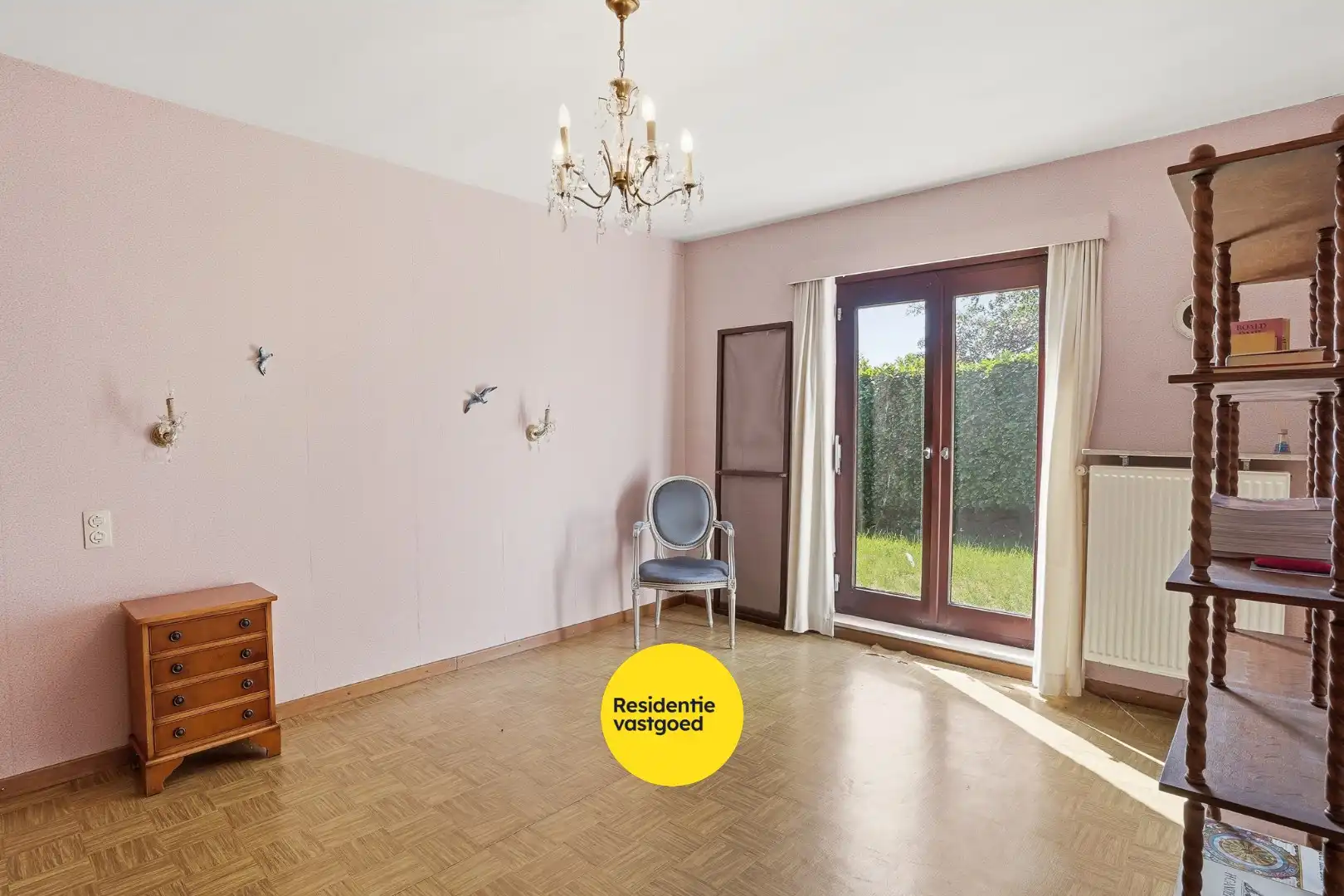 Vrijstaande bungalow met 3 slaapkamers, ruime garage en zonnige tuin foto 11