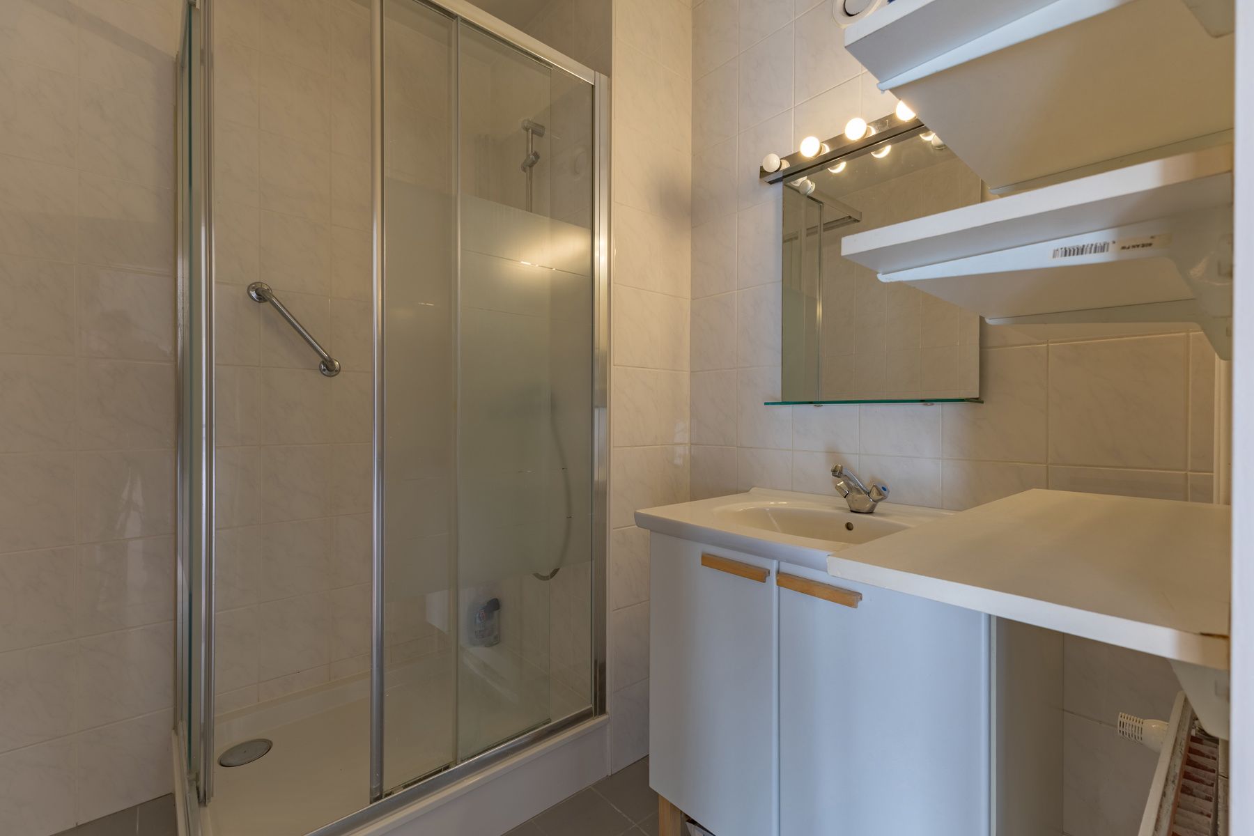 Vernieuwd appartement met 2 slaapkamers en een groot terras foto 17