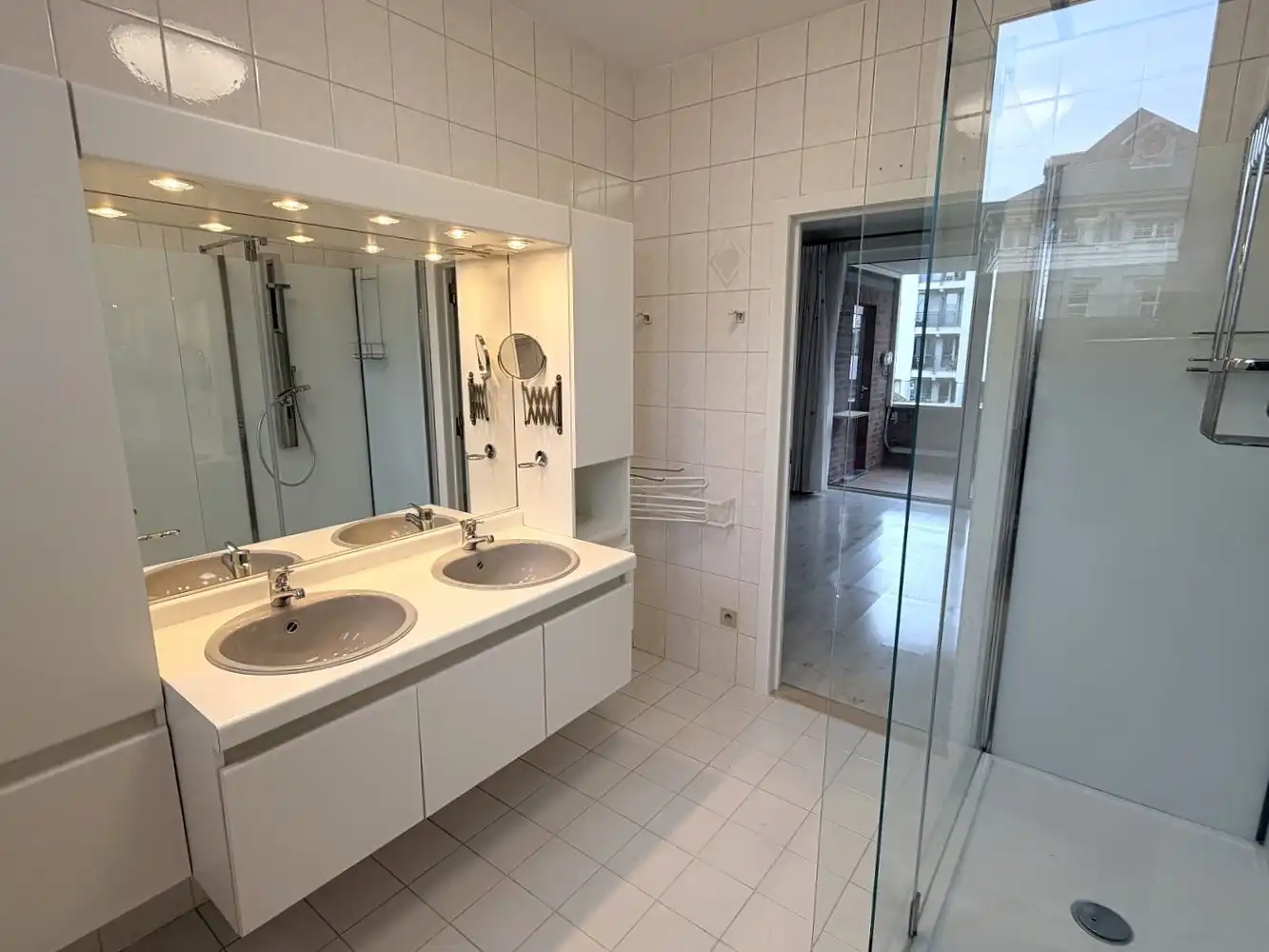 Ruim en lichtrijk appartement  (ca. 100m2) met autostaanplaats centrum Leuven foto 18