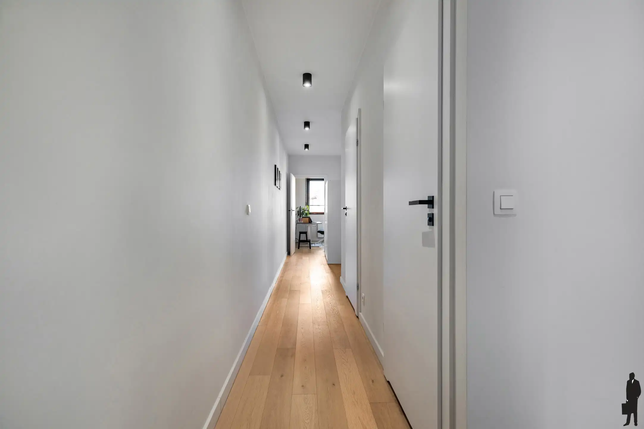 Gerenoveerd 2-slaapkamer appartement met terras (10m²) foto 19