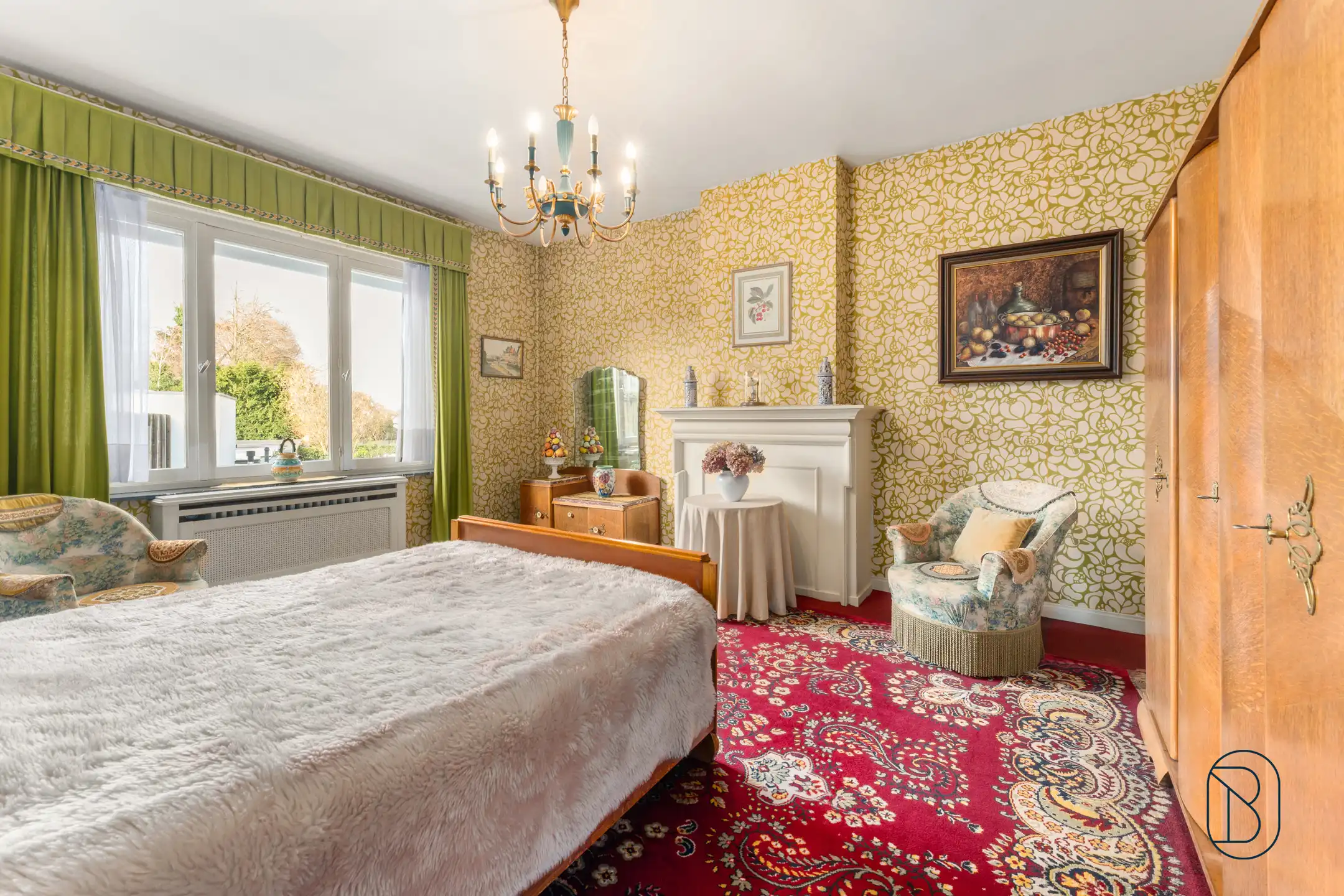 Topgelegen op te frissen herenwoning met ruime garage foto 15