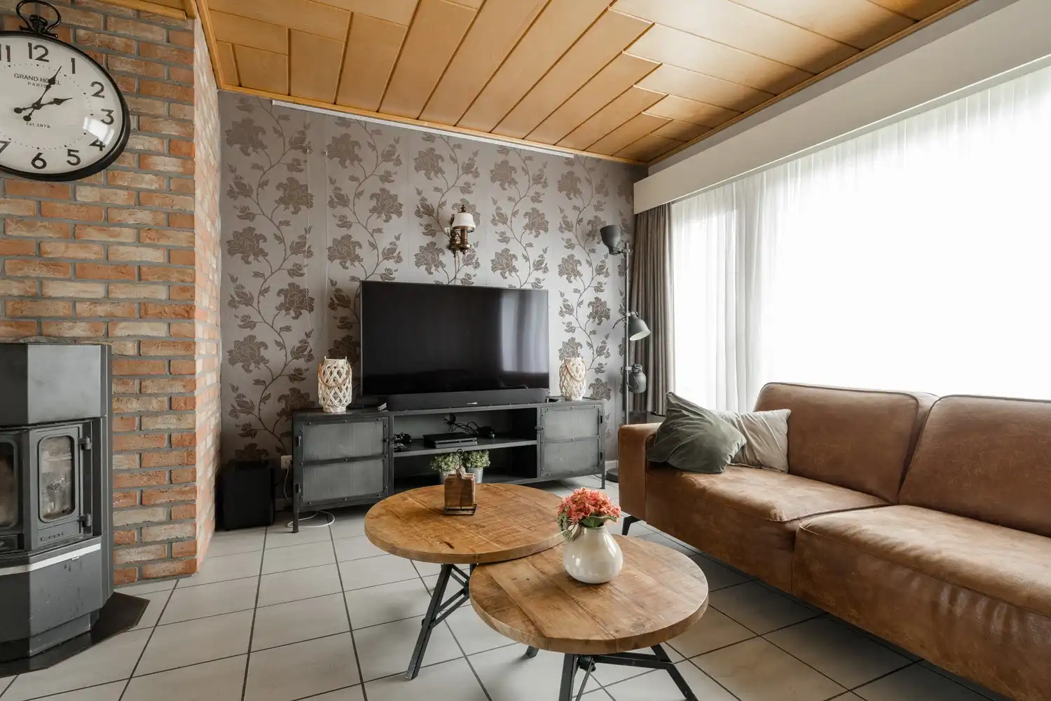 Instapklare  gezinswoning op ruim hoekperceel van 784 m² foto 6