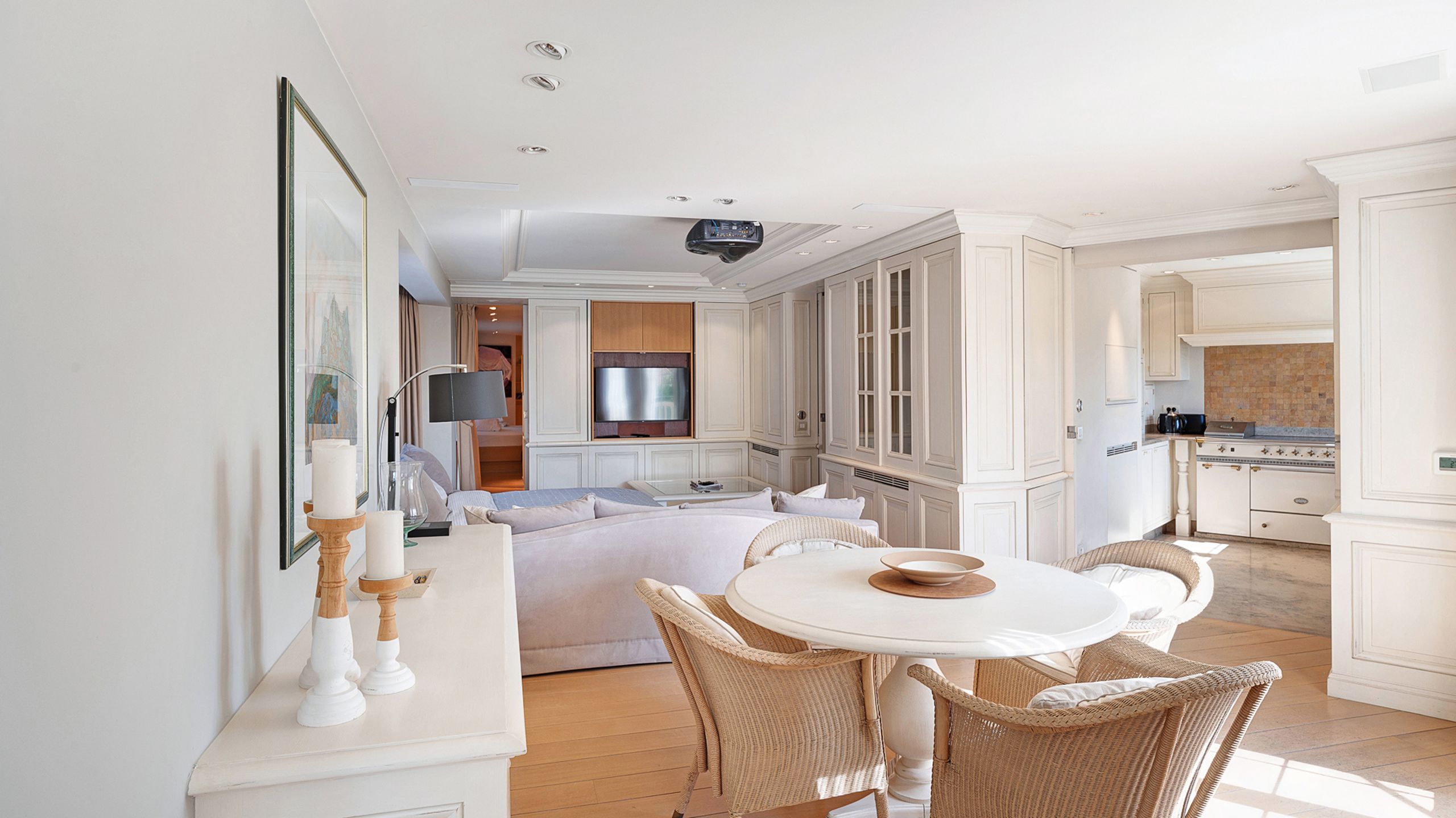 Prachtig HOEKAPPARTEMENT in een elegante villaresidentie... foto 7