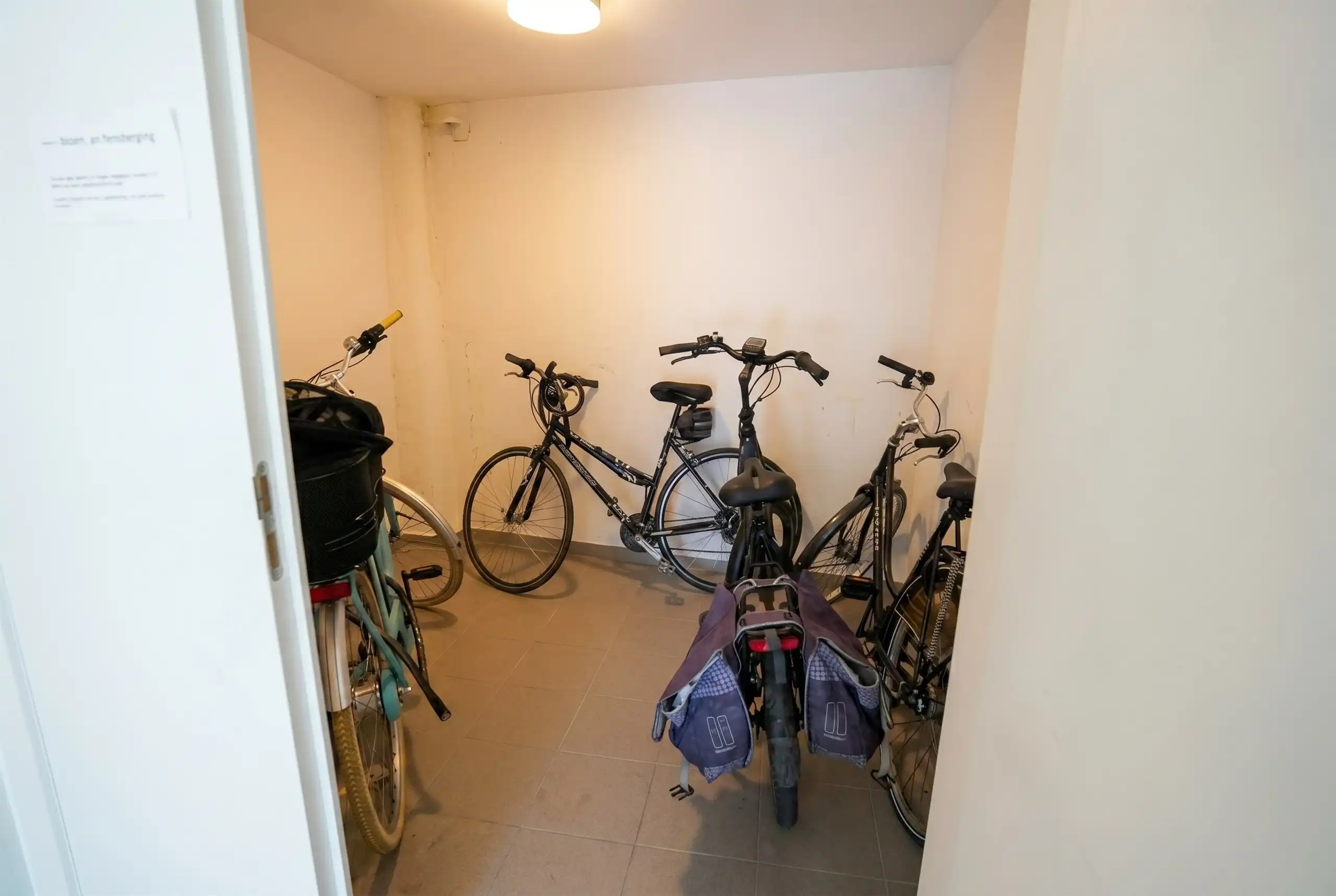 Dak appartement met skylinezicht en groot zonnig terras!  foto 23