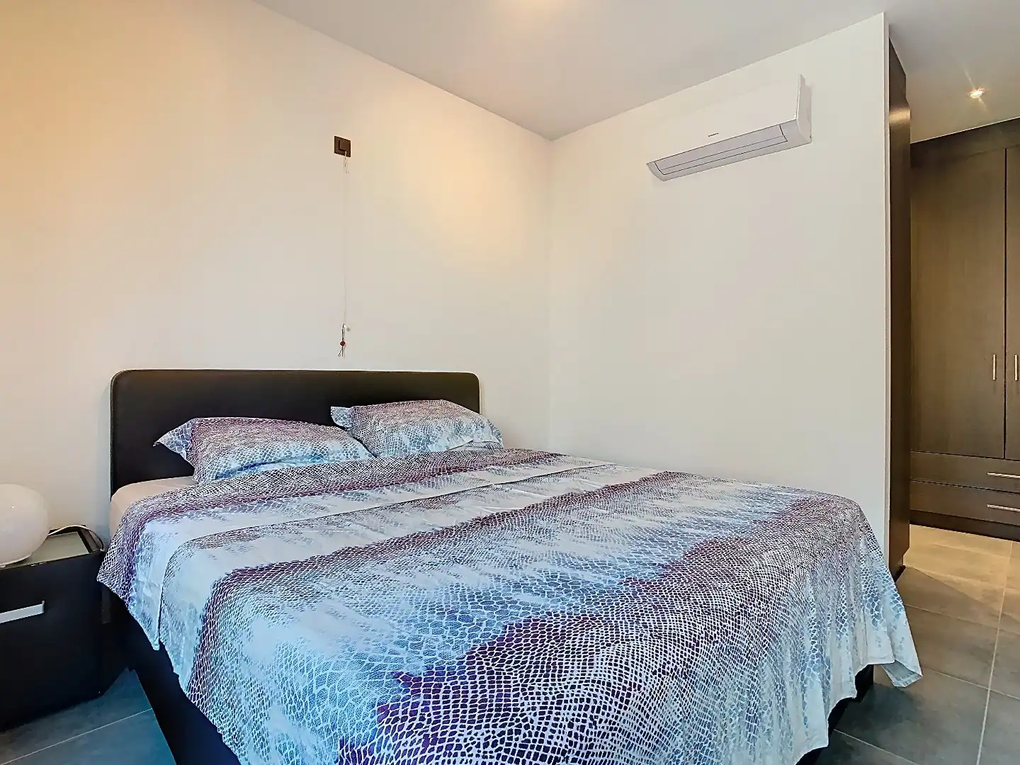 Recent gelijkvloers appartement met tuin, 2 slaapkamers en dressing foto 11
