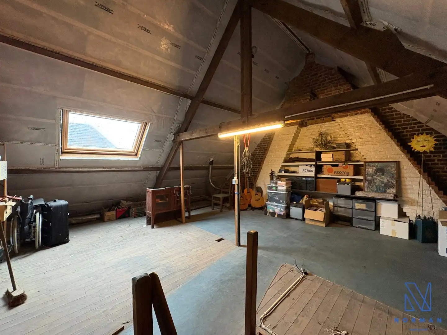 Statige woning te koop in het centrum van Kuurne met 4 slaapkamers en 200m² bewoonbare oppervlakte en volledig vernieuwde elektriciteit!  foto 17