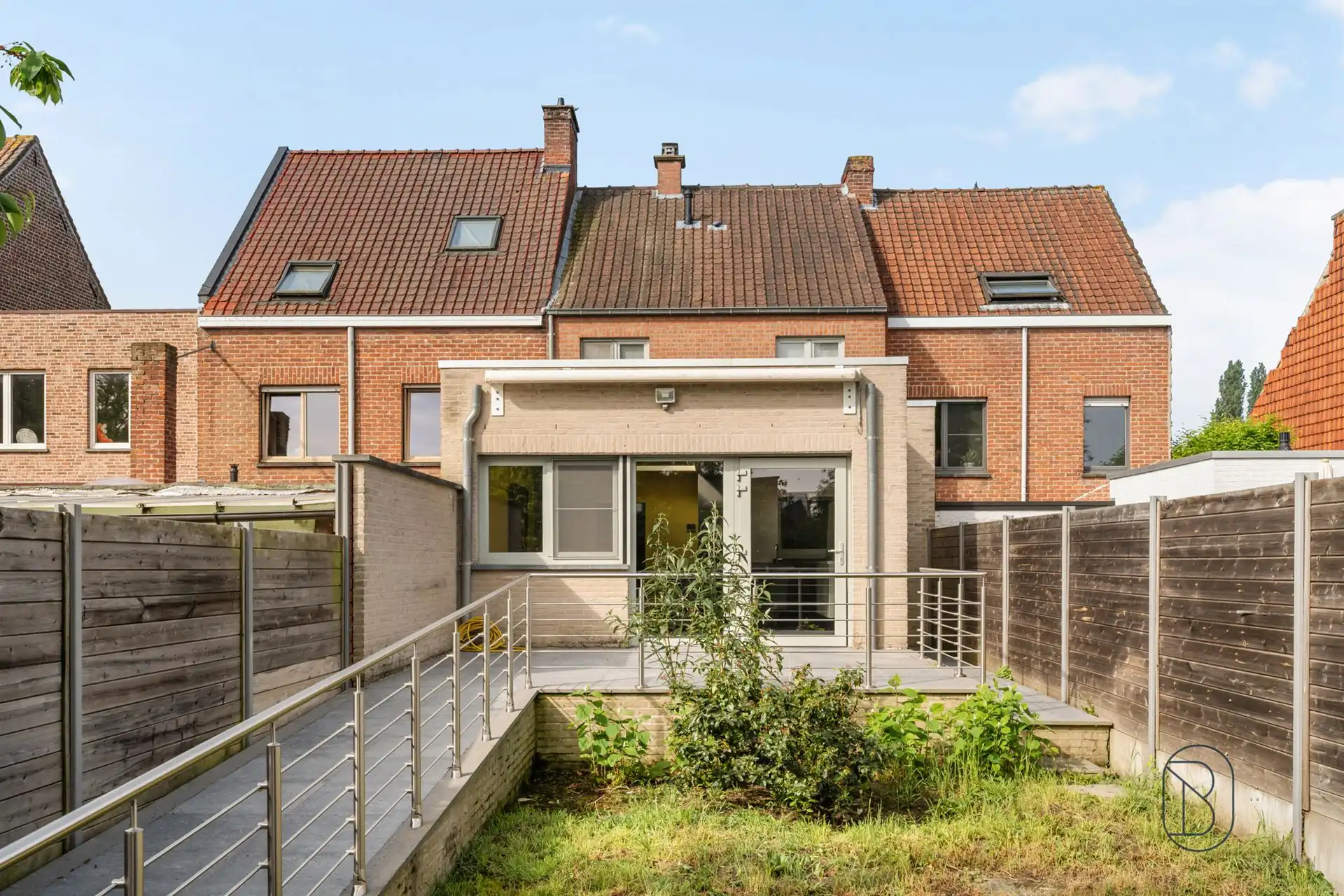 Ruime instapklare woning met 4 slpk, garage en tuin in Heule foto 8