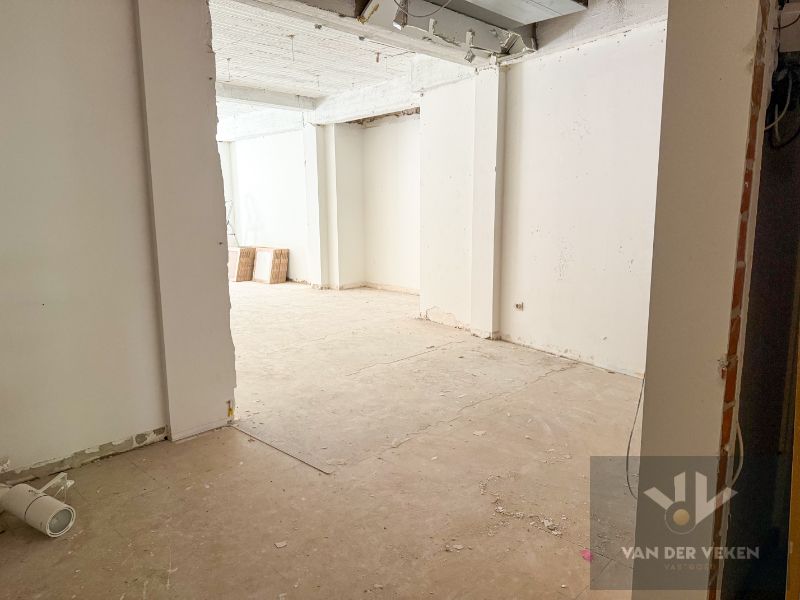 Interessant handelsgelijksvloers in Hasselt-Centrum foto 5