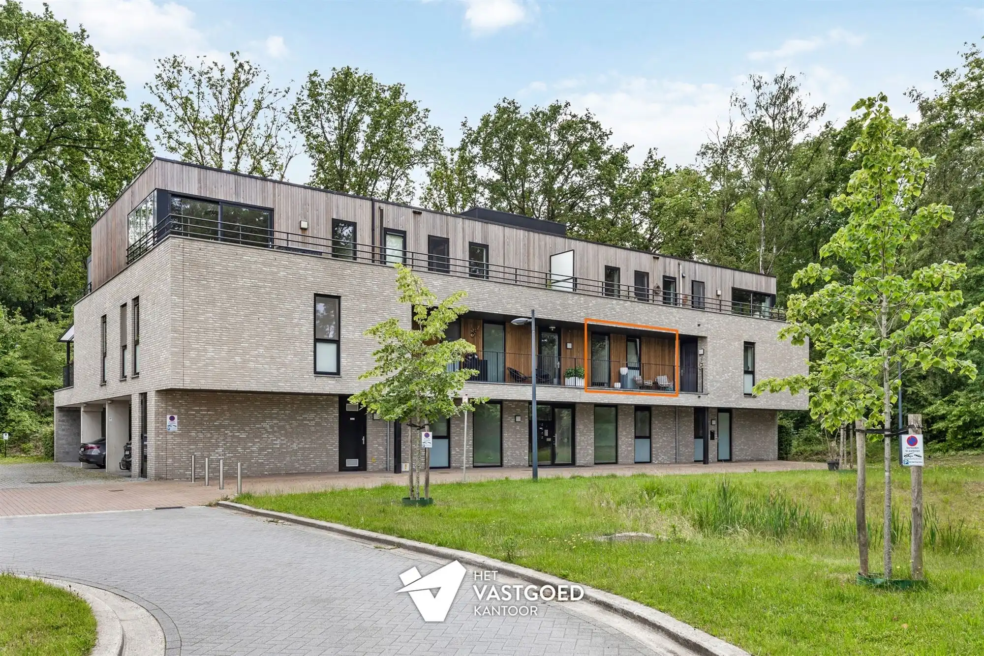 GEZELLIG APPARTEMENT MET 2 SLAAPKAMERS, RUIM TERRAS EN OVERDEKTE AUTOSTAANPLAATS TE BERINGEN foto 27