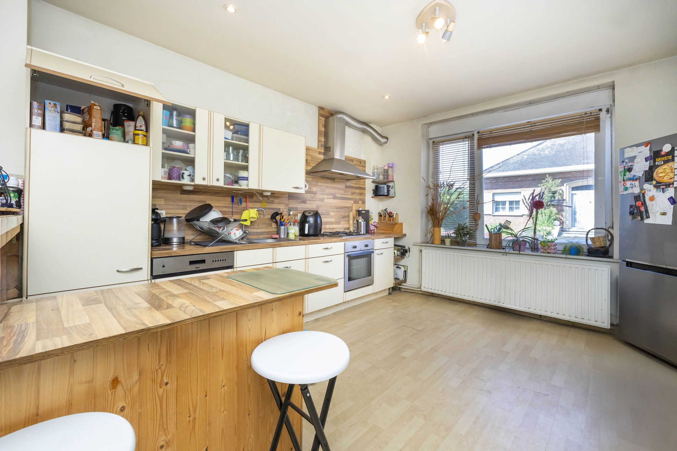 Huis met 4 slpk, van 220 m² en een perceel van 295 m². foto 5