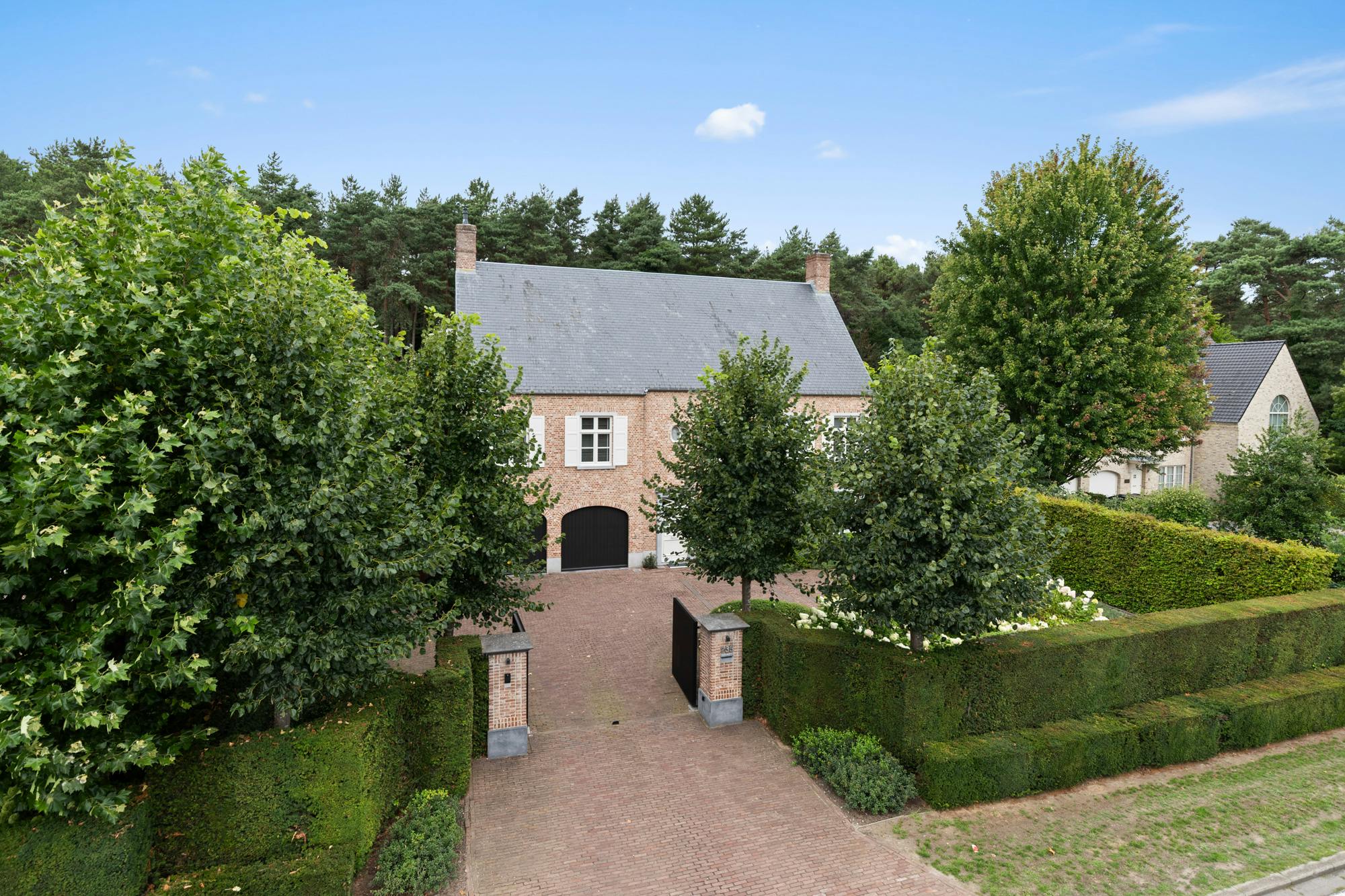 luxueuze villa op perceel van 2000m² te koop in Herentals foto 2