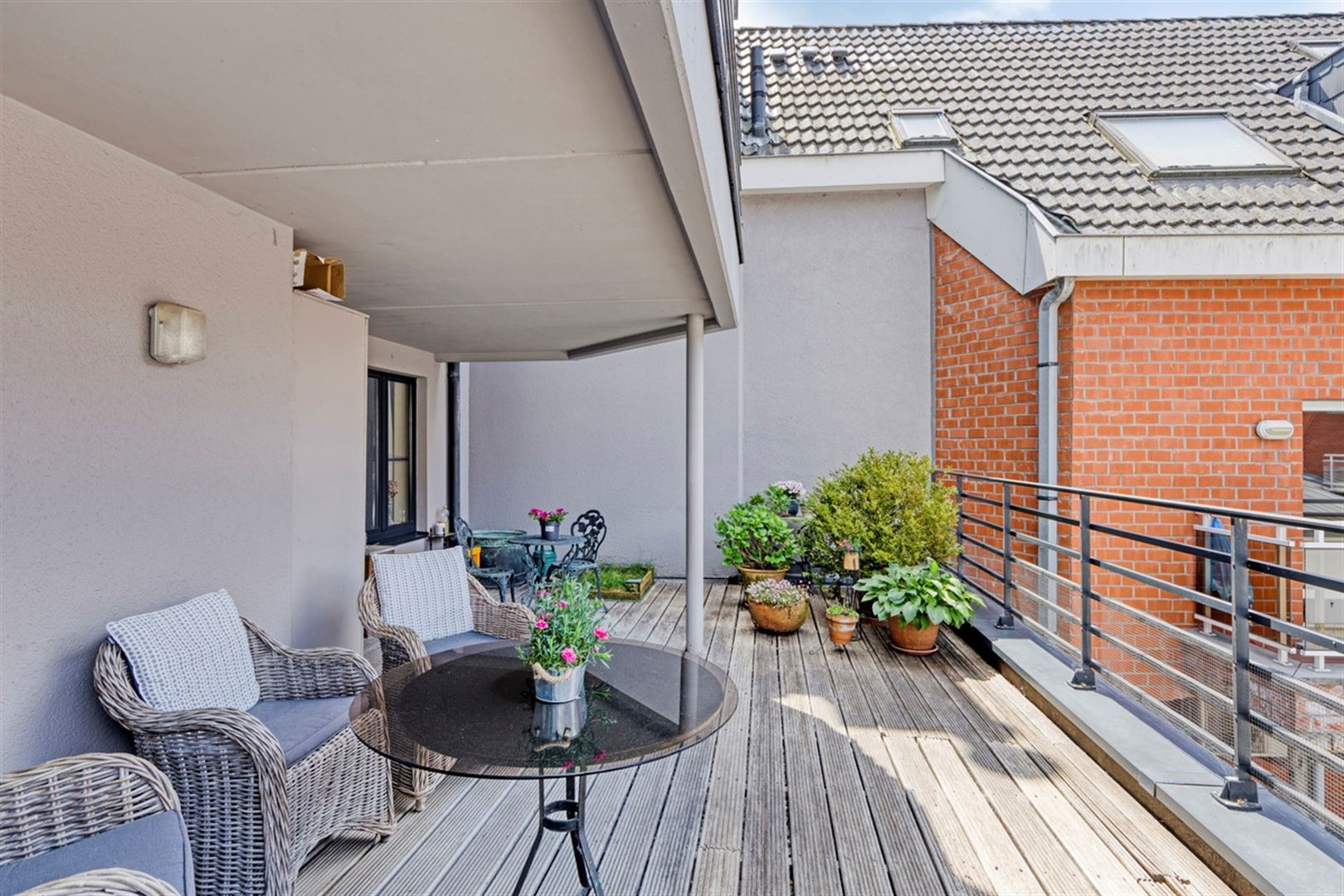 Gunstig gelegen appartement van ong 100 m2 met garage foto 20