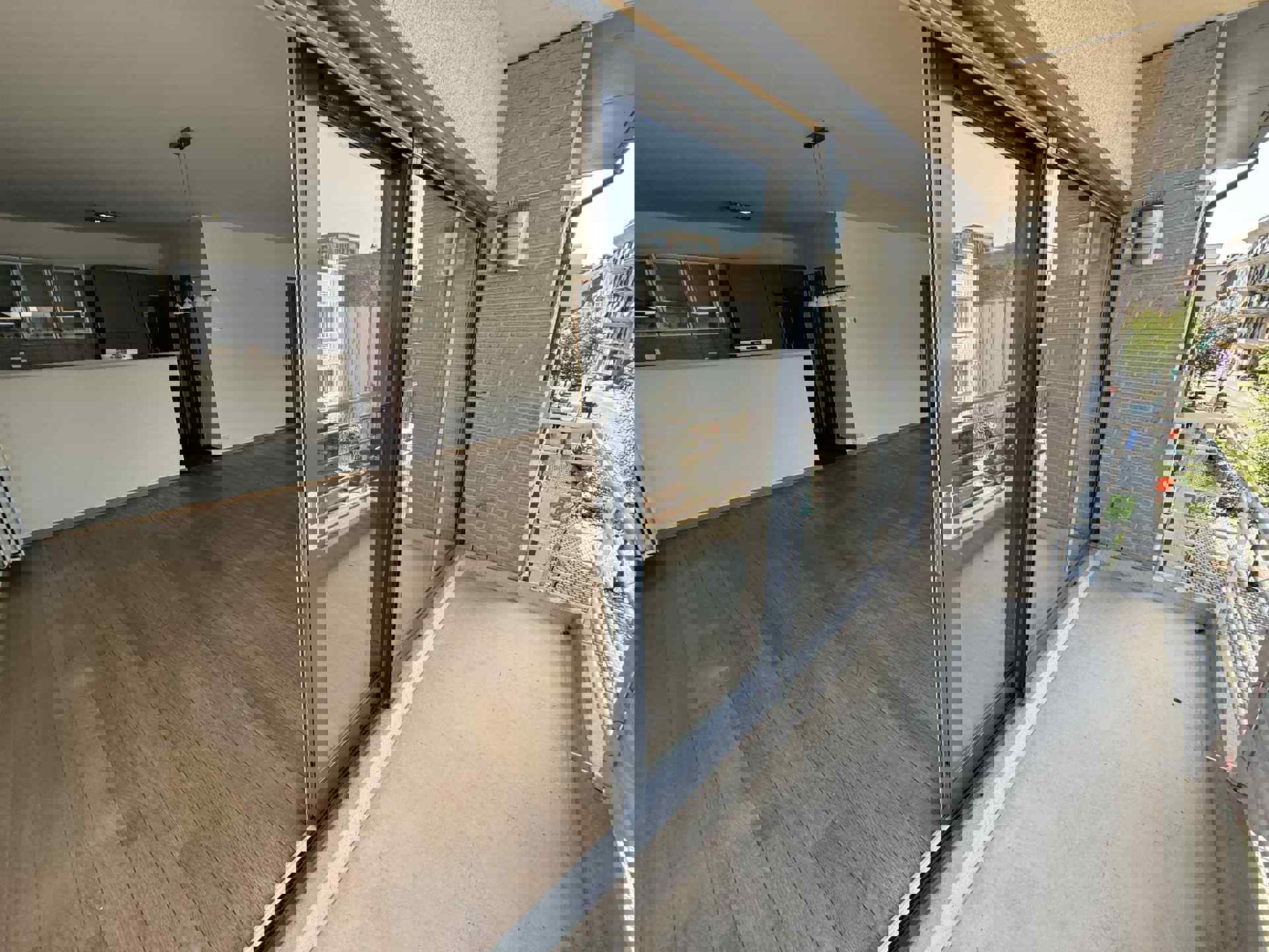 Ruim appartement met autostaanplaats foto 7