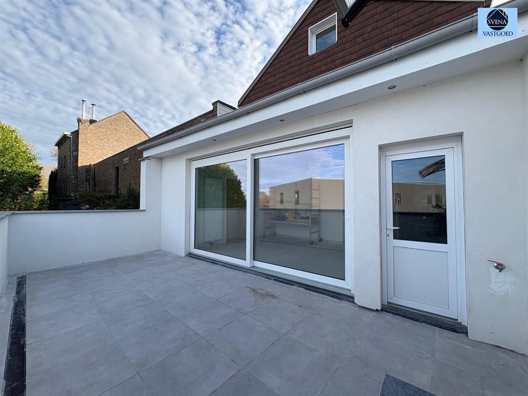 ZEER RUIME WONING MET 4 SLAAPKAMERS EN 2 GARAGES foto 16