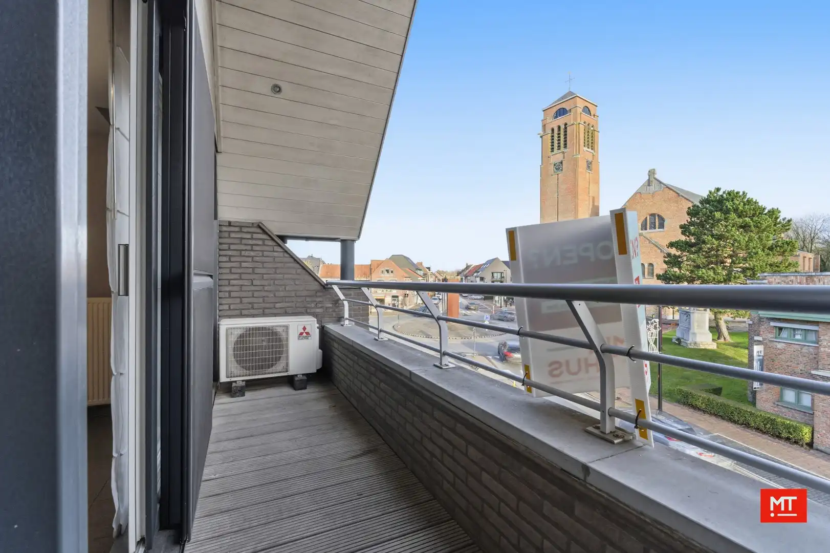 Instapklaar 2-slaapkamerappartement met groot terras en garage in het centrum van Zonnebeke foto 7