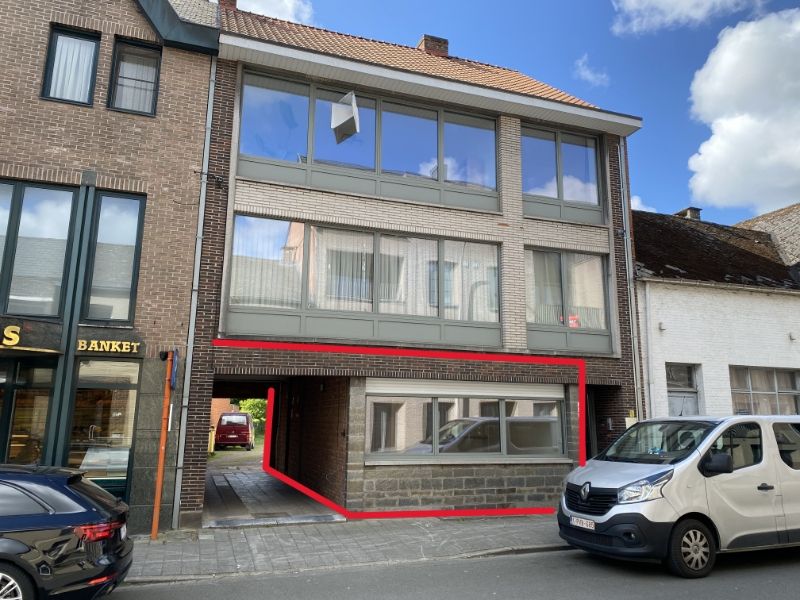 GELIJKVLOERS 2 SLPK. APPARTEMENT (+-90m²) MET GARAGE CENTRUM GEEL foto {{pictureIndex}}