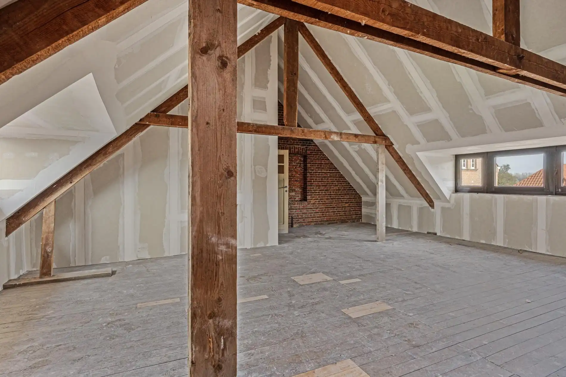 Gerenoveerde woning met 4/5 slaapkamers en ruim bijgebouw in het centrum van Olmen ! foto 22