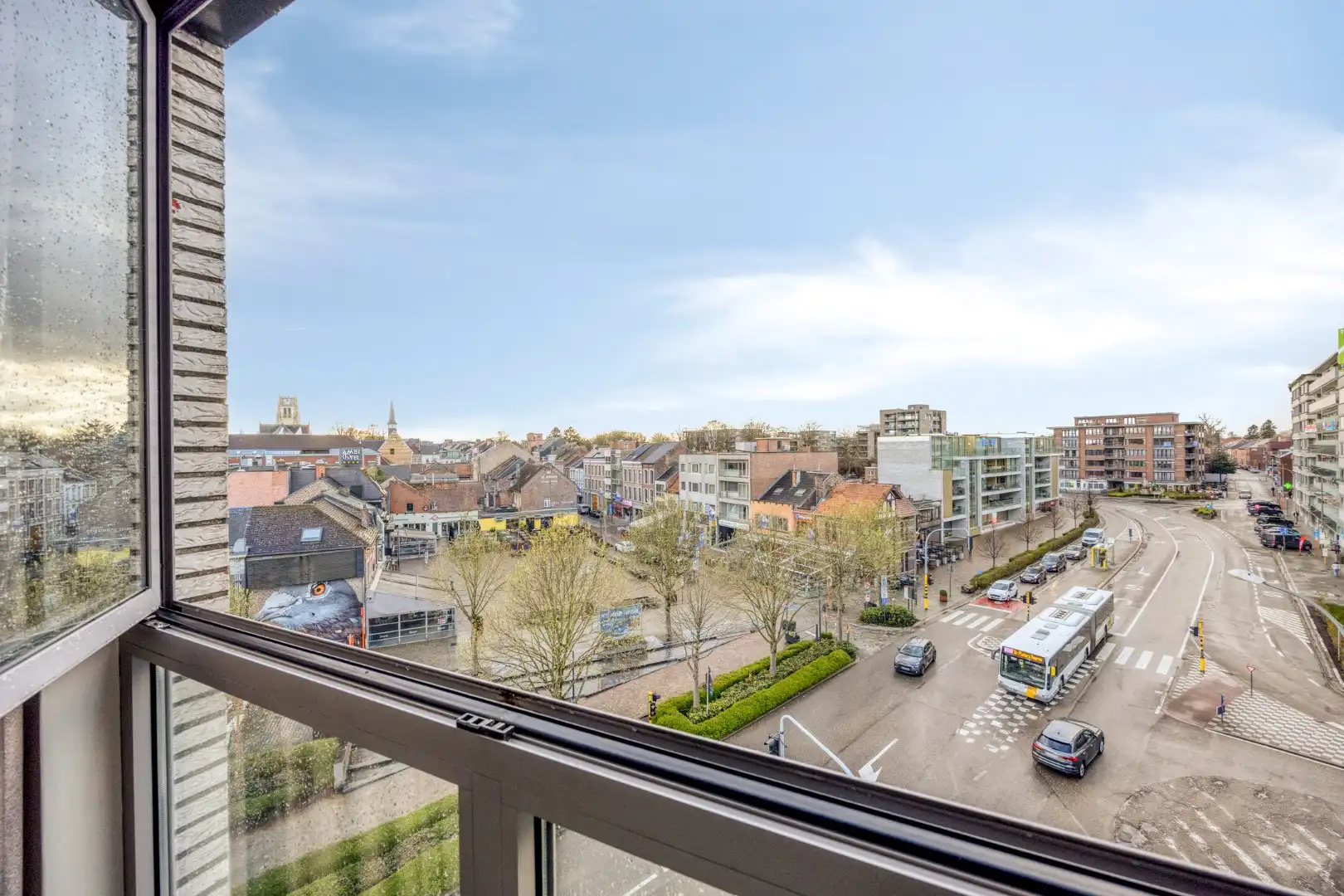 Vernieuwd en instapklaar appartement met 3 slaapkamers in Tongeren centrum foto 7