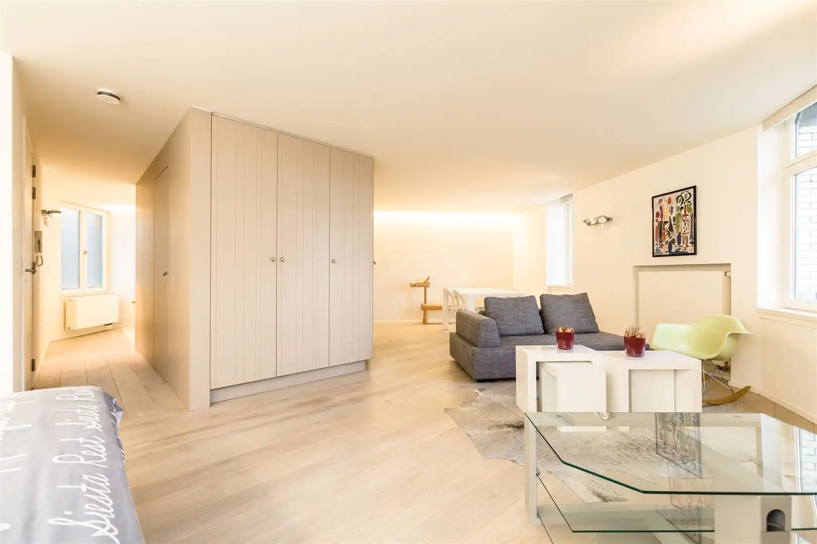 Gemeubelde luxestudio van 63 m² aan de Bolivarplaats foto 2