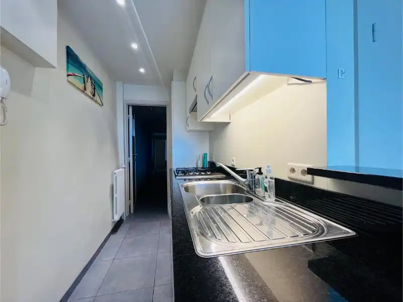 Gerenoveerd appartement met 2 slaapkamers, vlakbij de zeedijk van Wenduine foto 4