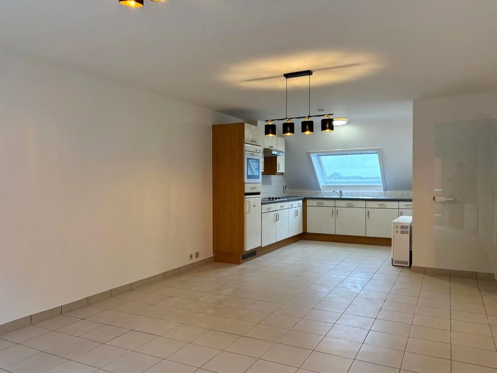 Ongemeubeld duplex appartement met 2 slaapkamers foto 7