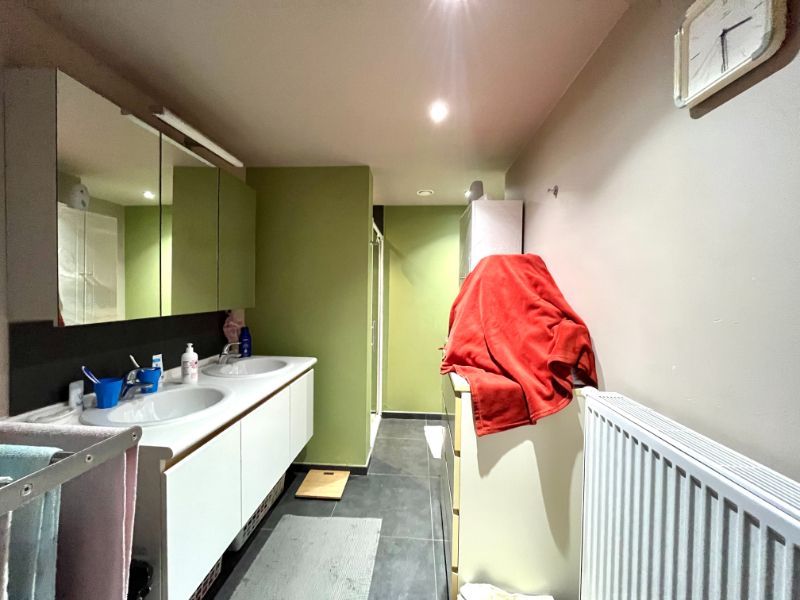 CHARMANTE HALFOPEN BEBOUWING MET DRIE SLAAPKAMERS TE HUUR foto 7