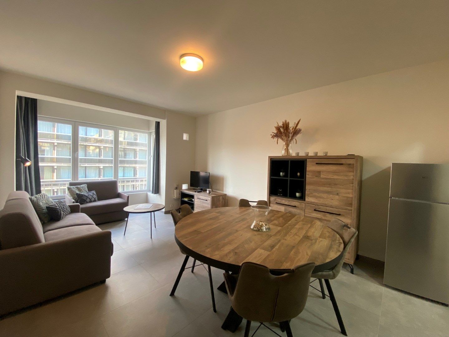 Volledig vernieuwd appartement met zijdelings zeezicht en 2 slaapkamers – private garage foto 10