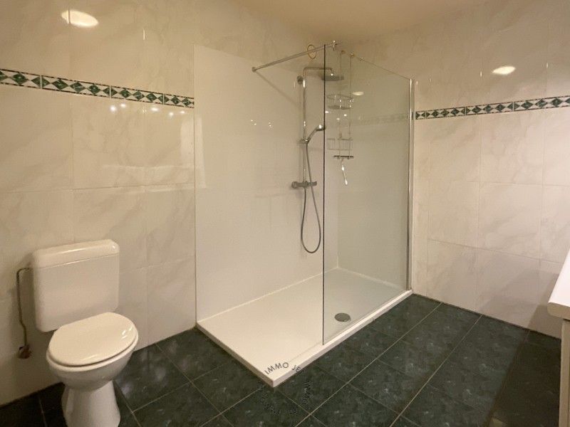 Instapklaar en lichtrijk appartement met staanplaats nabij centrum Beveren foto 14