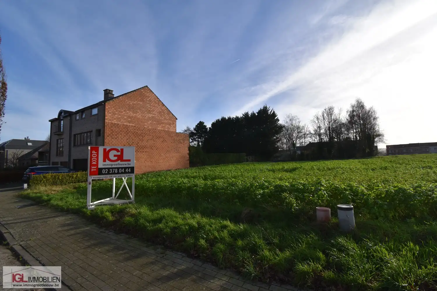 Mooie bouwgrond op 3a63ca met Zuidgerichte tuin in residentiële wijk! foto {{pictureIndex}}