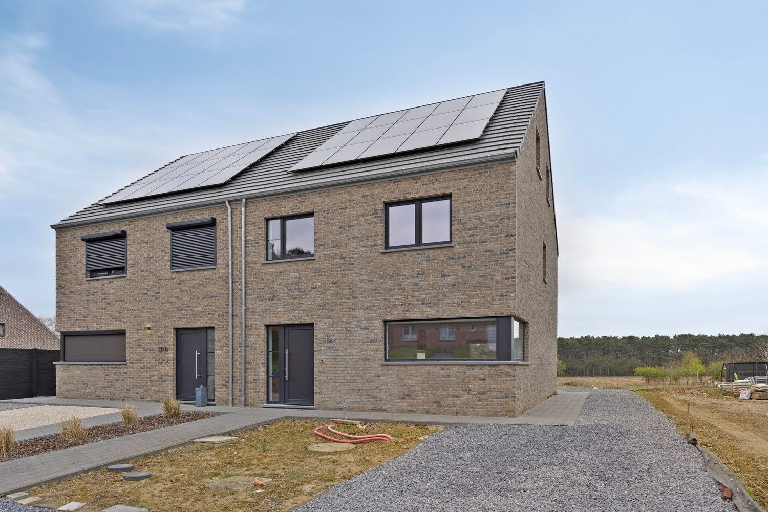 NIEUWBOUW WONING MET 5 SLPKS TE SCHERPENHEUVEL! foto {{pictureIndex}}