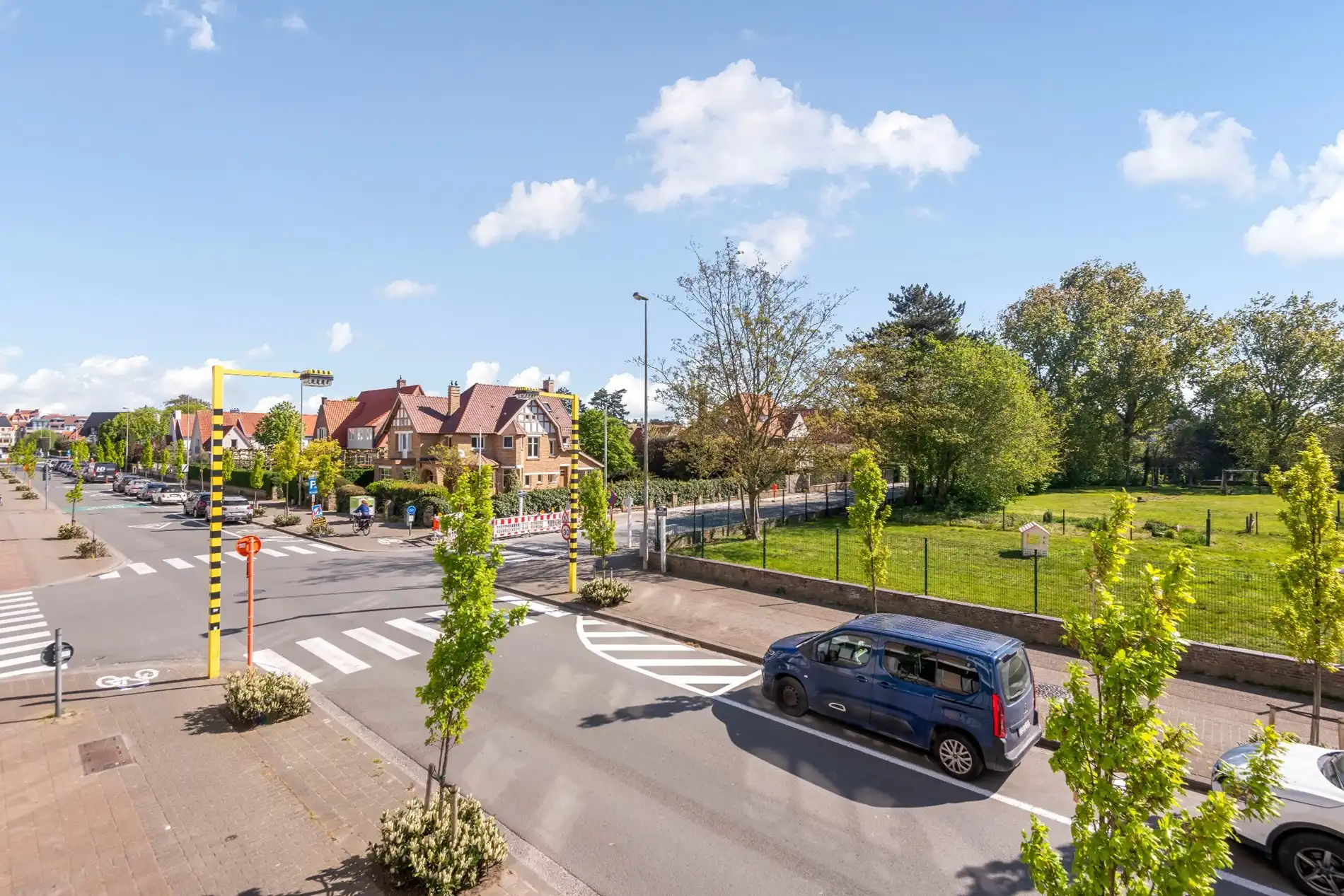 Recent app  gelegen in het commerciële centrum van Knokke-Heist met vrij zicht foto 7