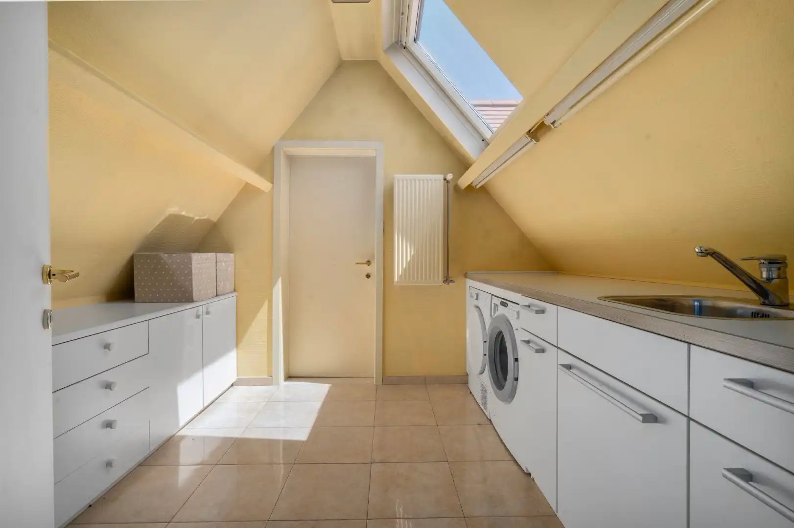 Stijlvolle villa met 5 slaapkamers op mooi perceel van 1325m² foto 13