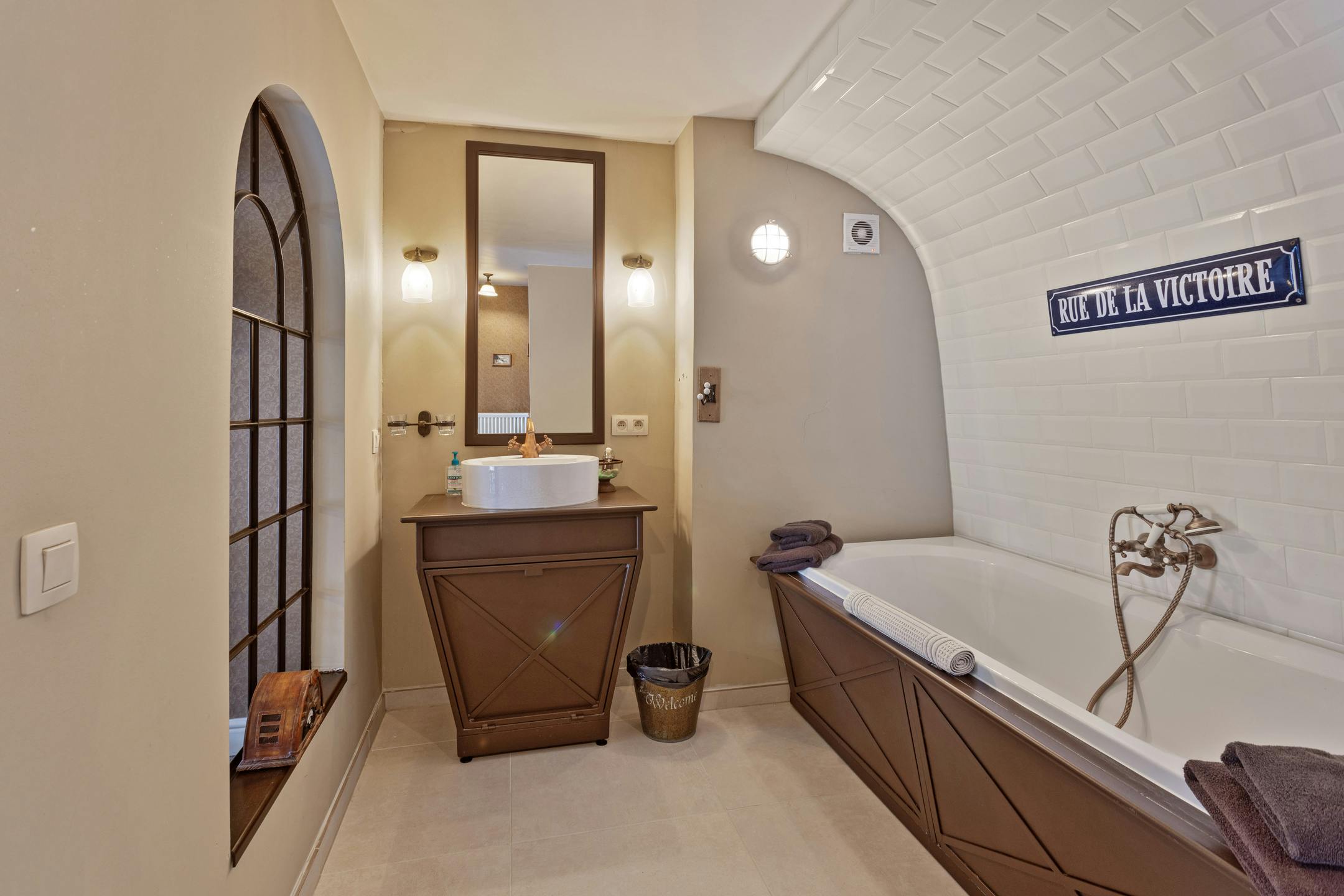 Charmant gerenoveerde B&B met woonst, winkel en handelsfonds foto 8
