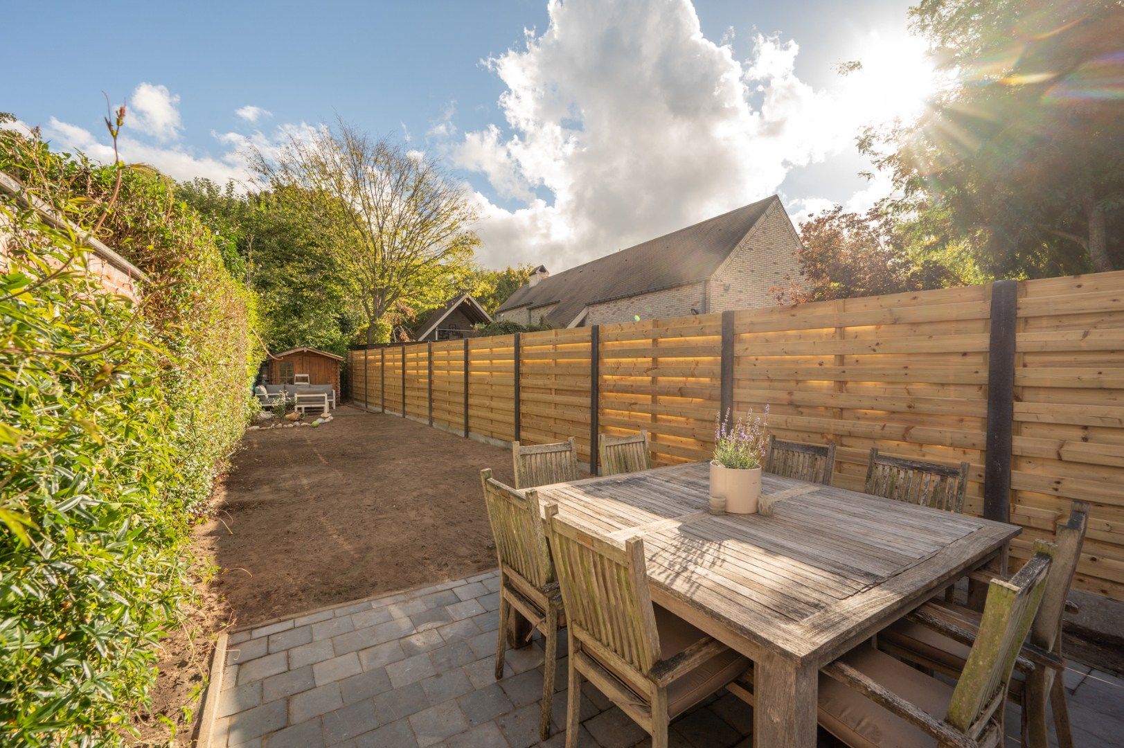 Instapklare woonst met leuke tuin te Assebroek! foto 14