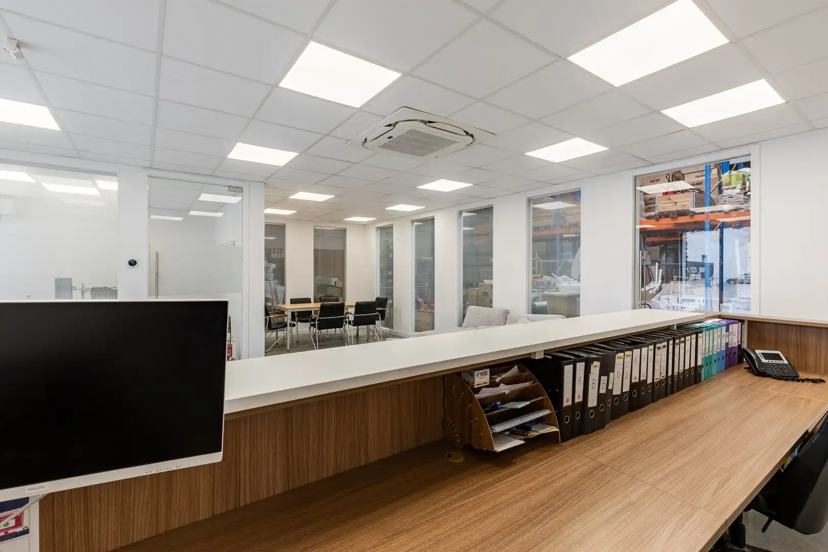 MODERNE KMO-UNIT VAN 512 m² MET KANTOOR – TOPLIGGING TE WILRIJK foto 10