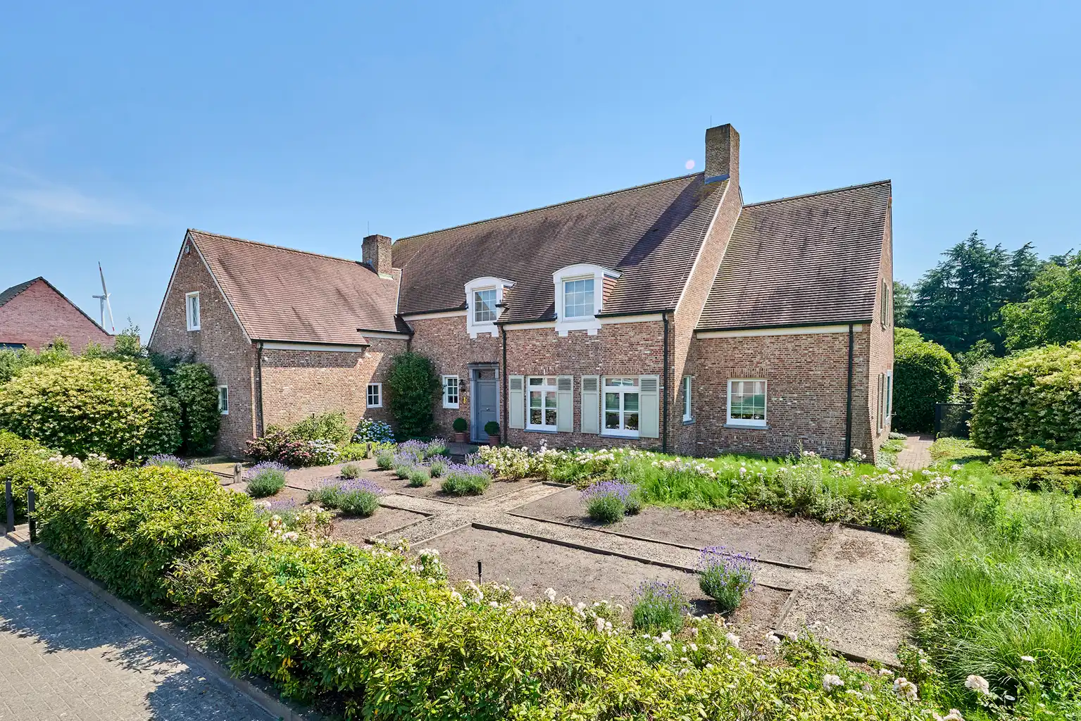 Exclusieve villa met bijgebouwen op 6.660m² grond foto 26