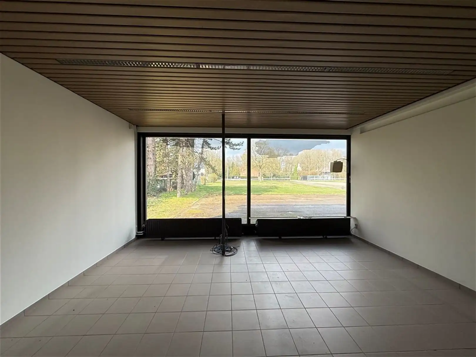 B2B Showroom met buitenterrein op zichtlocatie foto 17