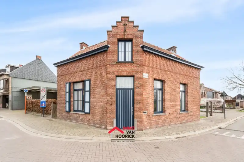 Instapklare woning met 3 slaapkamers, garage 72m² en carport 39m² !! foto 2
