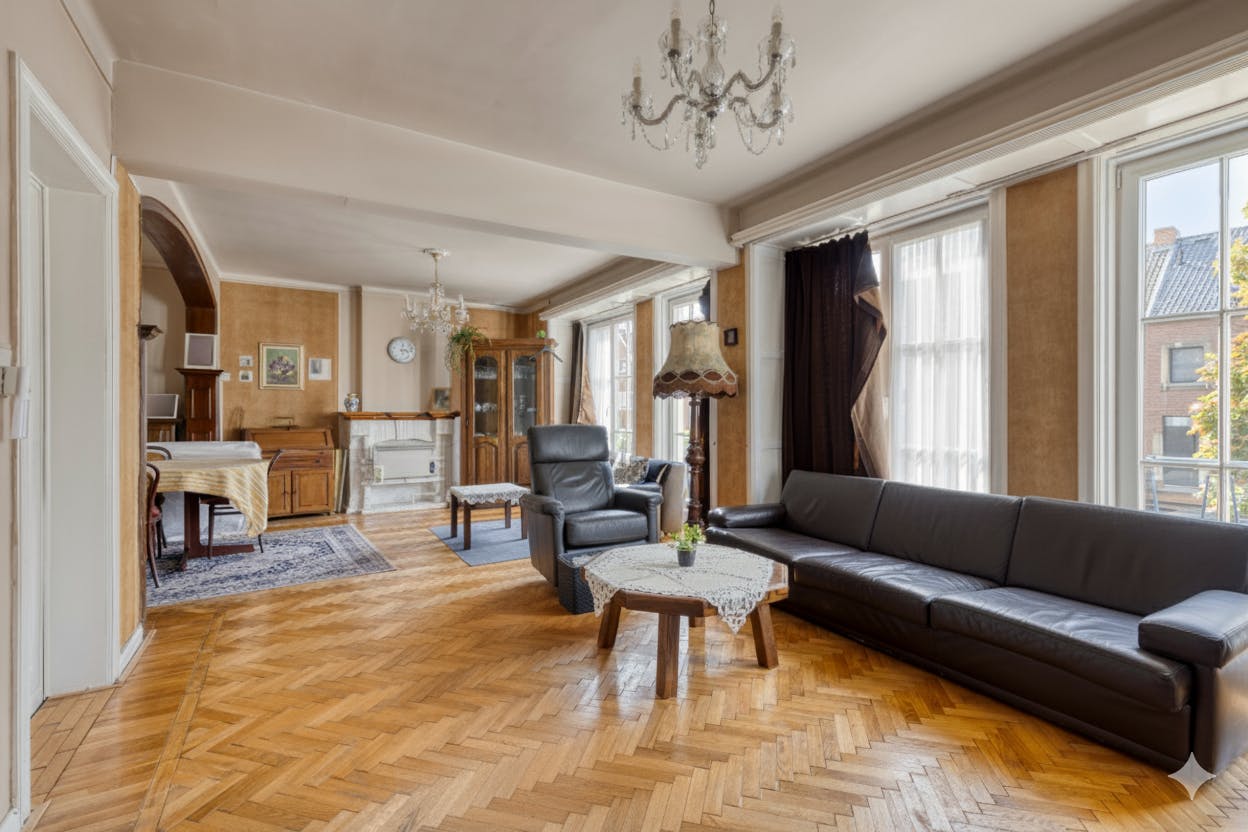 Karaktervolle woning te koop op Sint-Elisabeth te Kortrijk! foto 3