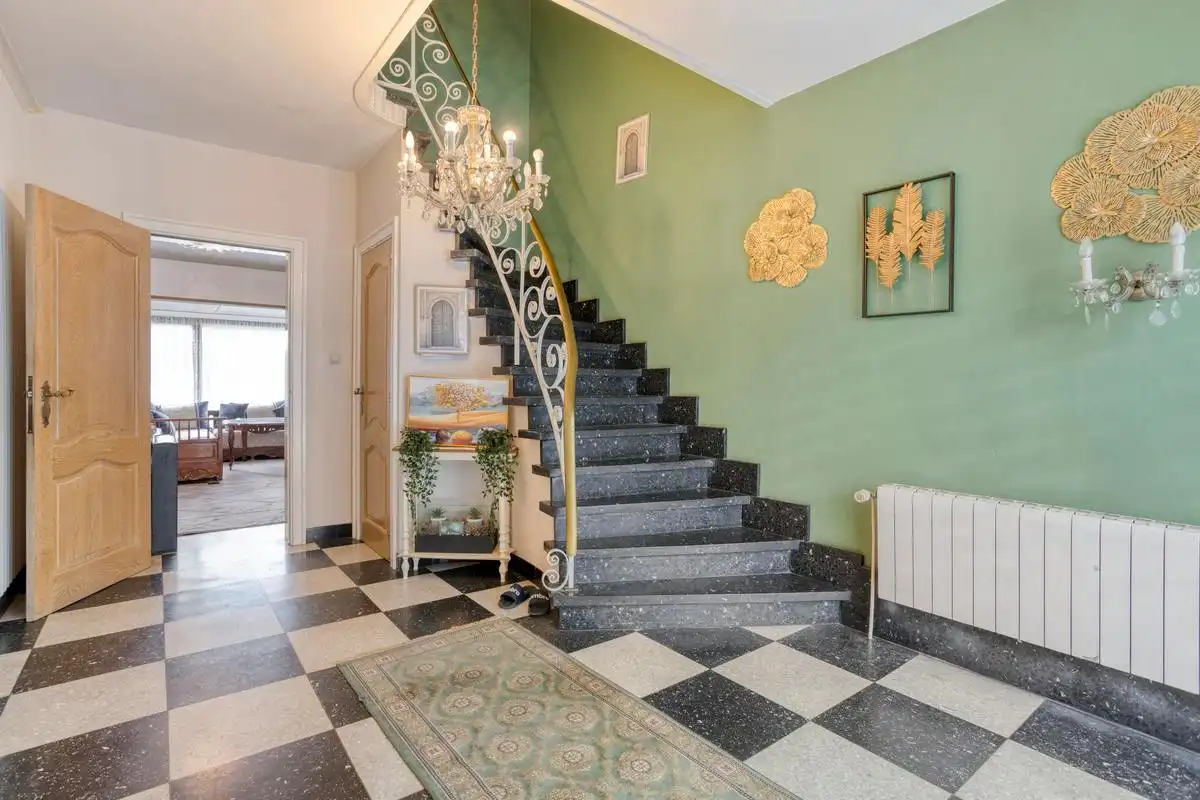 Huis met 3 slaapkamers in de Sint-Elisabethwijk te Kortrijk foto 4