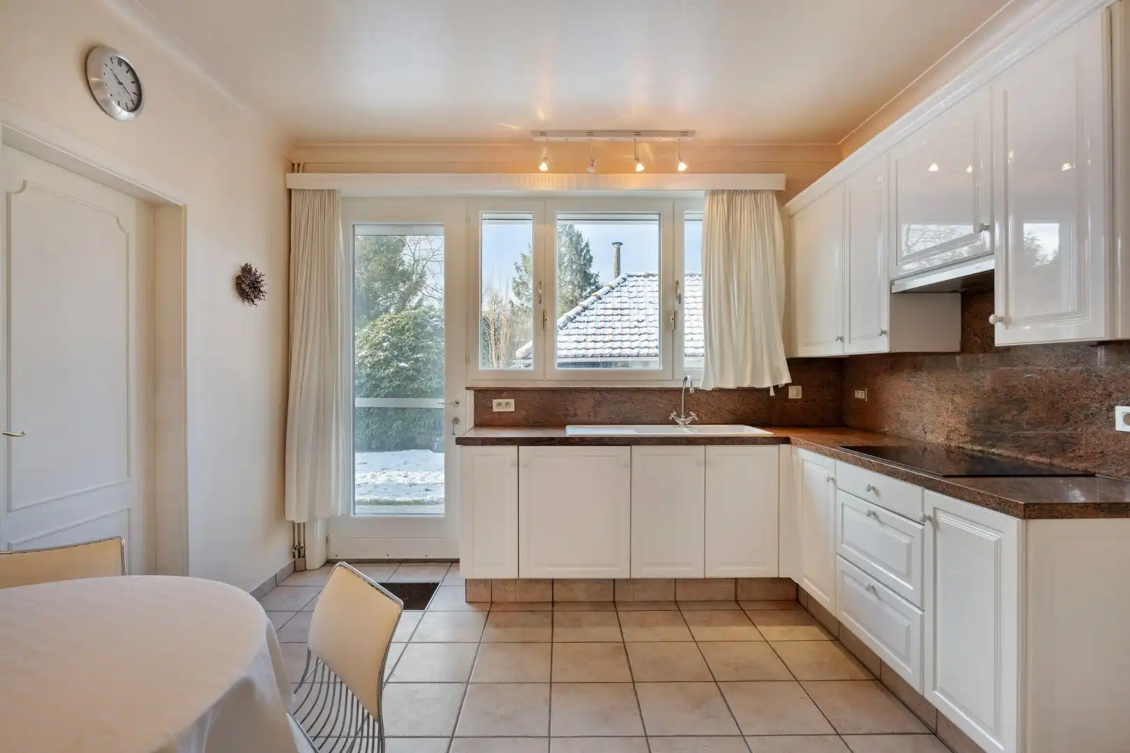Charmante woning met 4 slpks gelegen op wandelafstand van het centrum !  foto 7